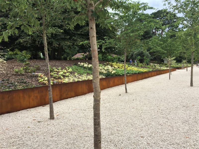 Eye-catching corten steel garden edging For Gardening Articles